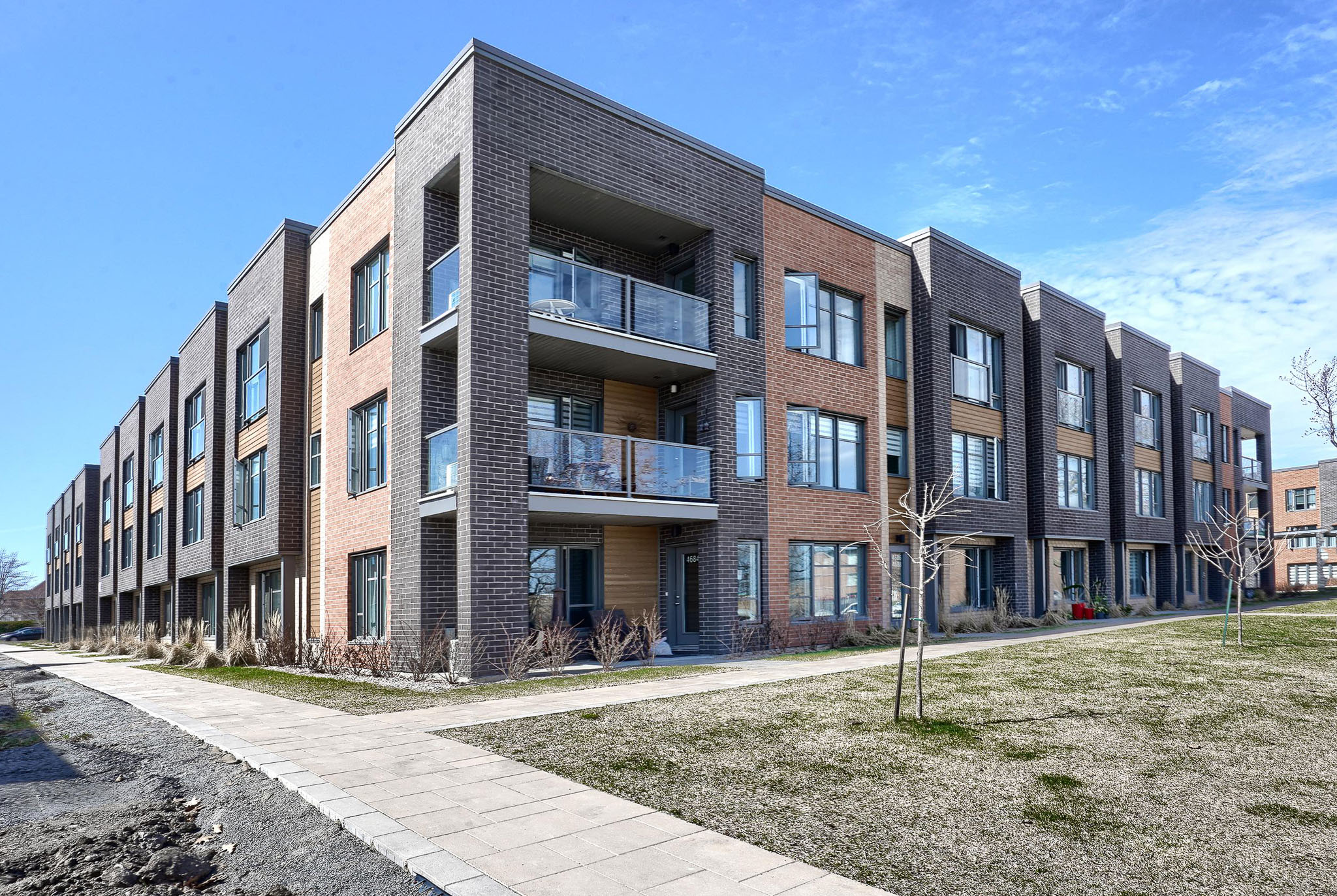 4522 Rue La Perriere